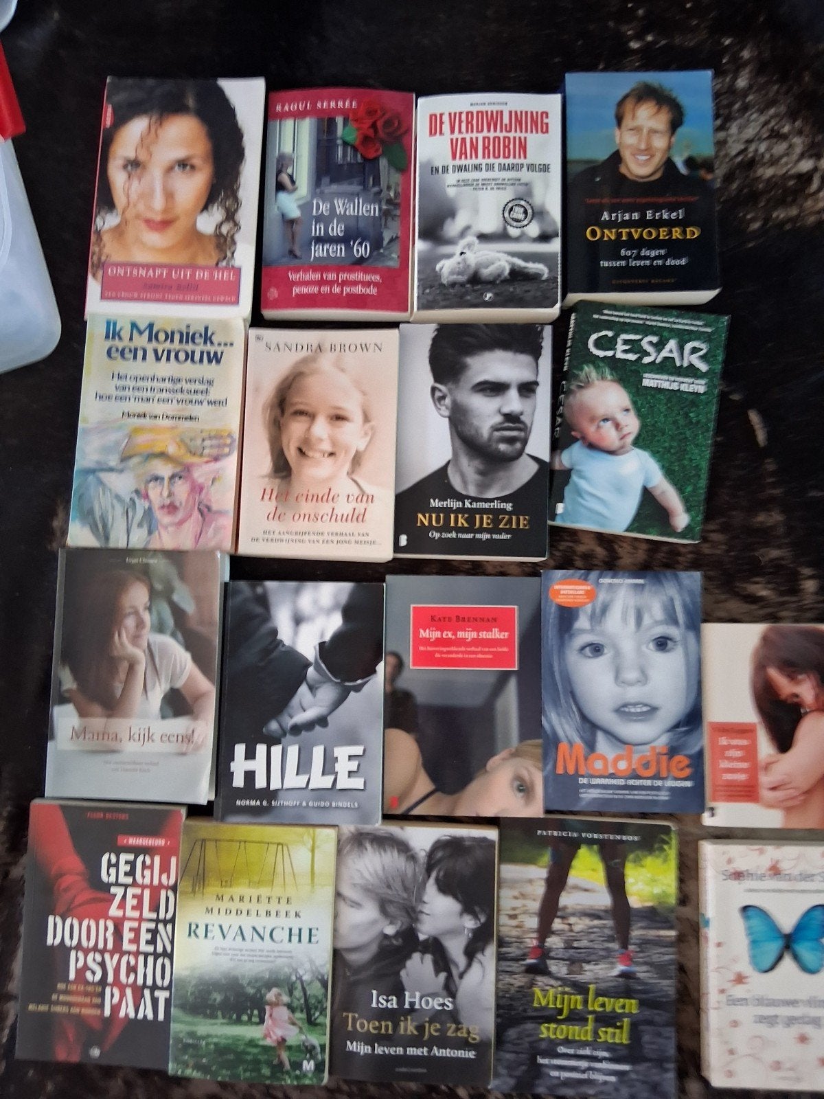 15x Waargebeurd Nederland ; ontvoering, misbruik, stalking, Ophalen of Verzenden, Zo goed als nieuw, Diverse auteurs, Nederland