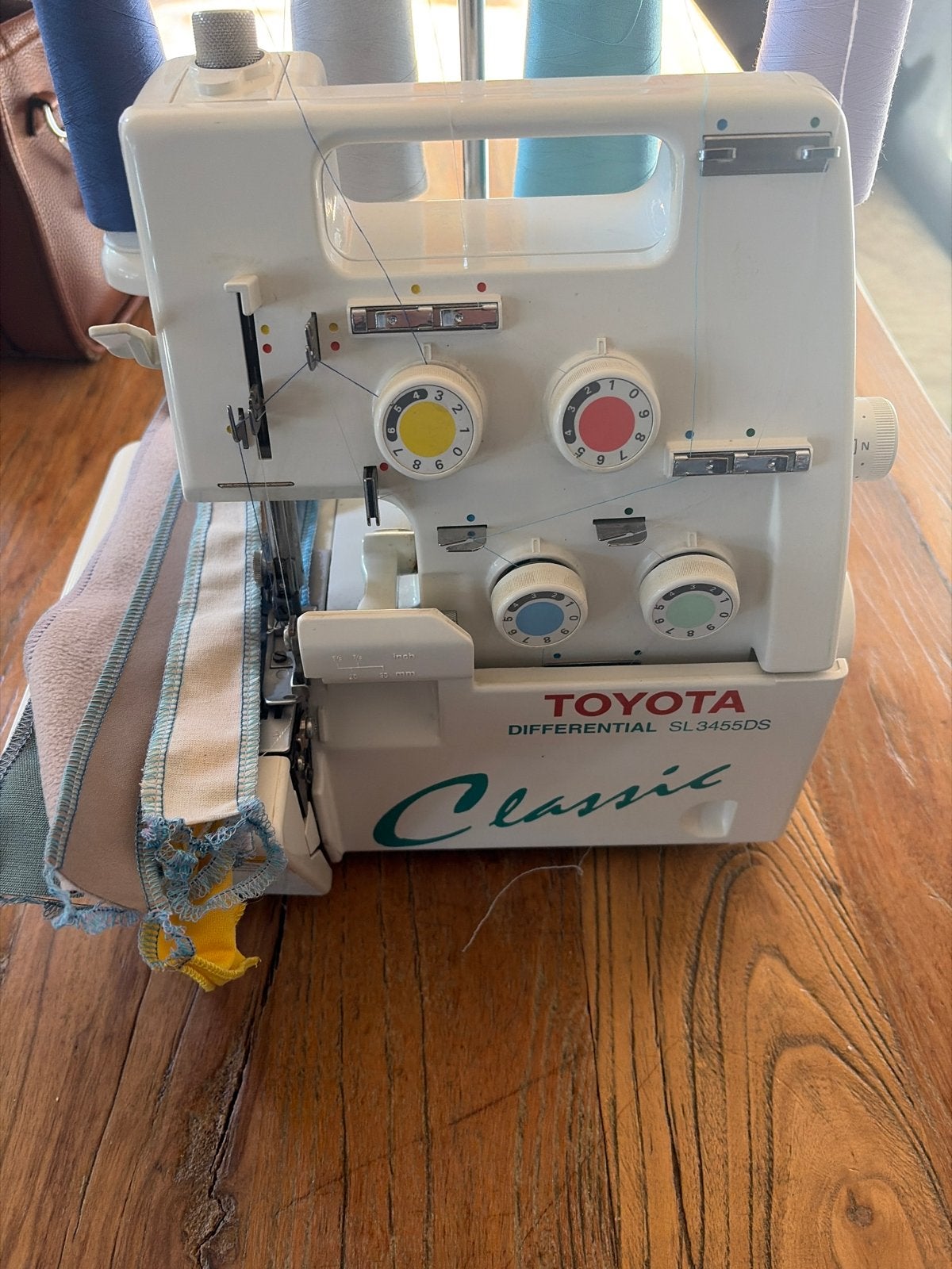 Toyota Lockmachine SL3455DS Classic met voetpedaal, Ophalen of Verzenden, Gebruikt, Lockmachine, Overige merken