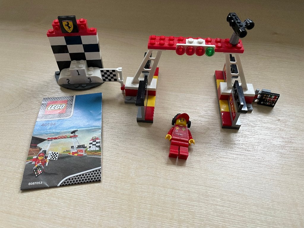 Lego 40194 Finish Line & Podium (Zeldzaam), Compleet, Lego, Ophalen of Verzenden, Zo goed als nieuw