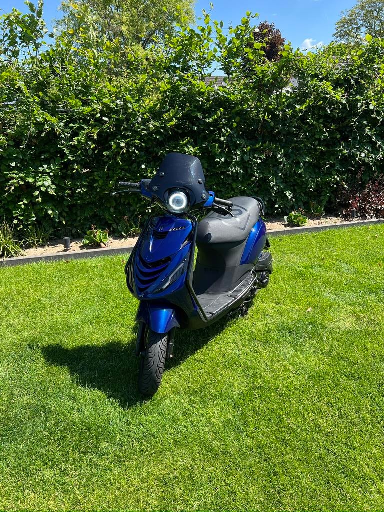 Piaggio zip 4t 2v 80cc gereviseerd, Fietsen en Brommers, Scooters | Piaggio, Ophalen, Zip, Zo goed als nieuw, Benzine