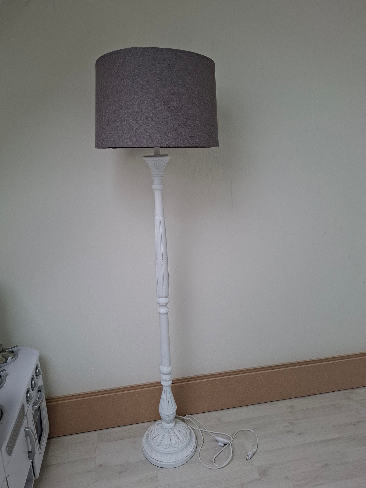 Witte vloerlamp met taupe kleurige kap, 154cm hoog, Ophalen, Gebruikt, Hout, 150 tot 200 cm