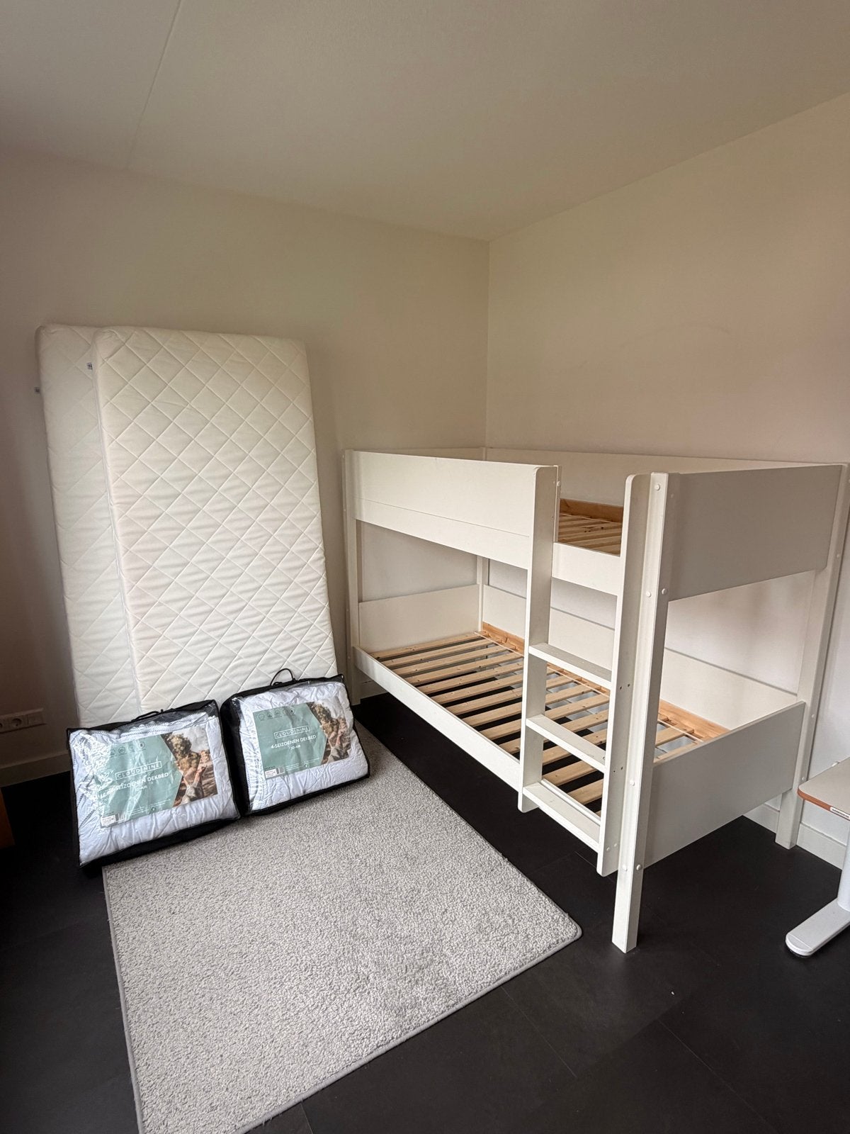 Kinderstapelbed Petite Amelie met matrassen, Huis en Inrichting, Slaapkamer | Stapelbedden en Hoogslapers, Ophalen, 90 cm, 160 tot 180 cm