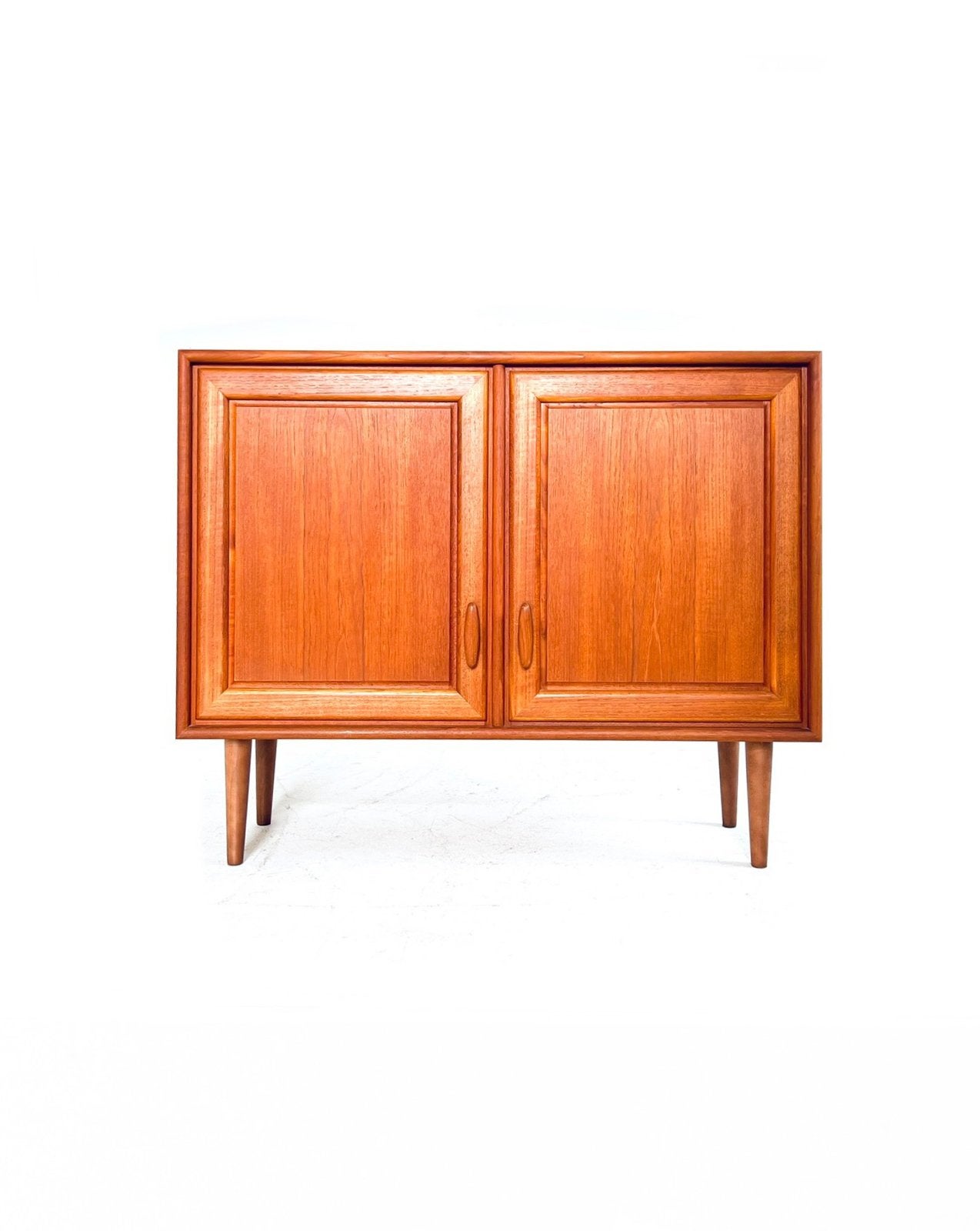 Vintage teakhouten sideboard, Heinrich Riestenpatt ‘70, Heinrich Riestenpatt, Met deur(en), Vintage retro buisframe design rotan webbing papercord deens