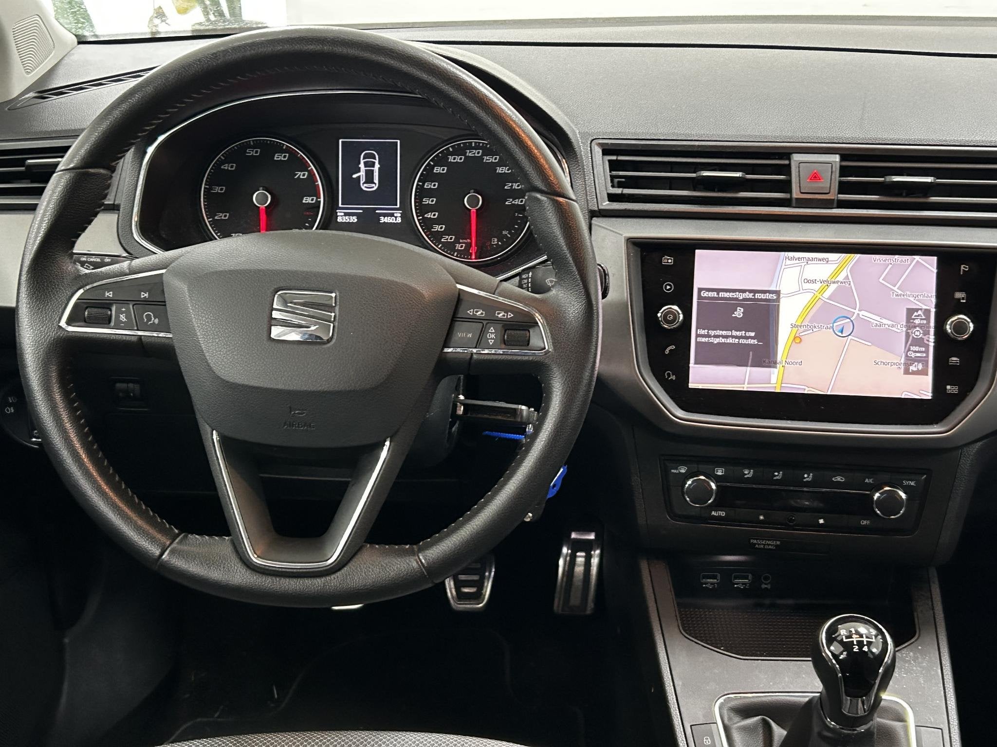 SEAT Ibiza 1.0 MPI Reference NAVIGATIE | TREKHAAK | PARKEERS, Stof, 540 kg, Met garantie (alle), Handgeschakeld