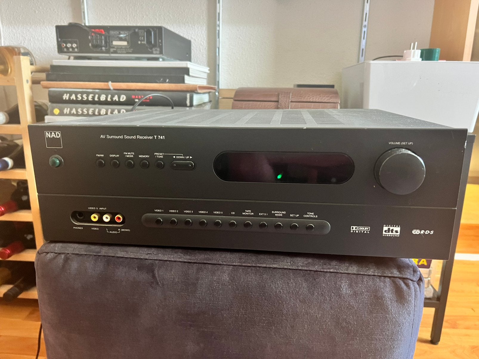 NAD T741 Surround versterker, Audio, Tv en Foto, Versterkers en Receivers, Overige merken, Gebruikt, Ophalen of Verzenden, 120 watt of meer