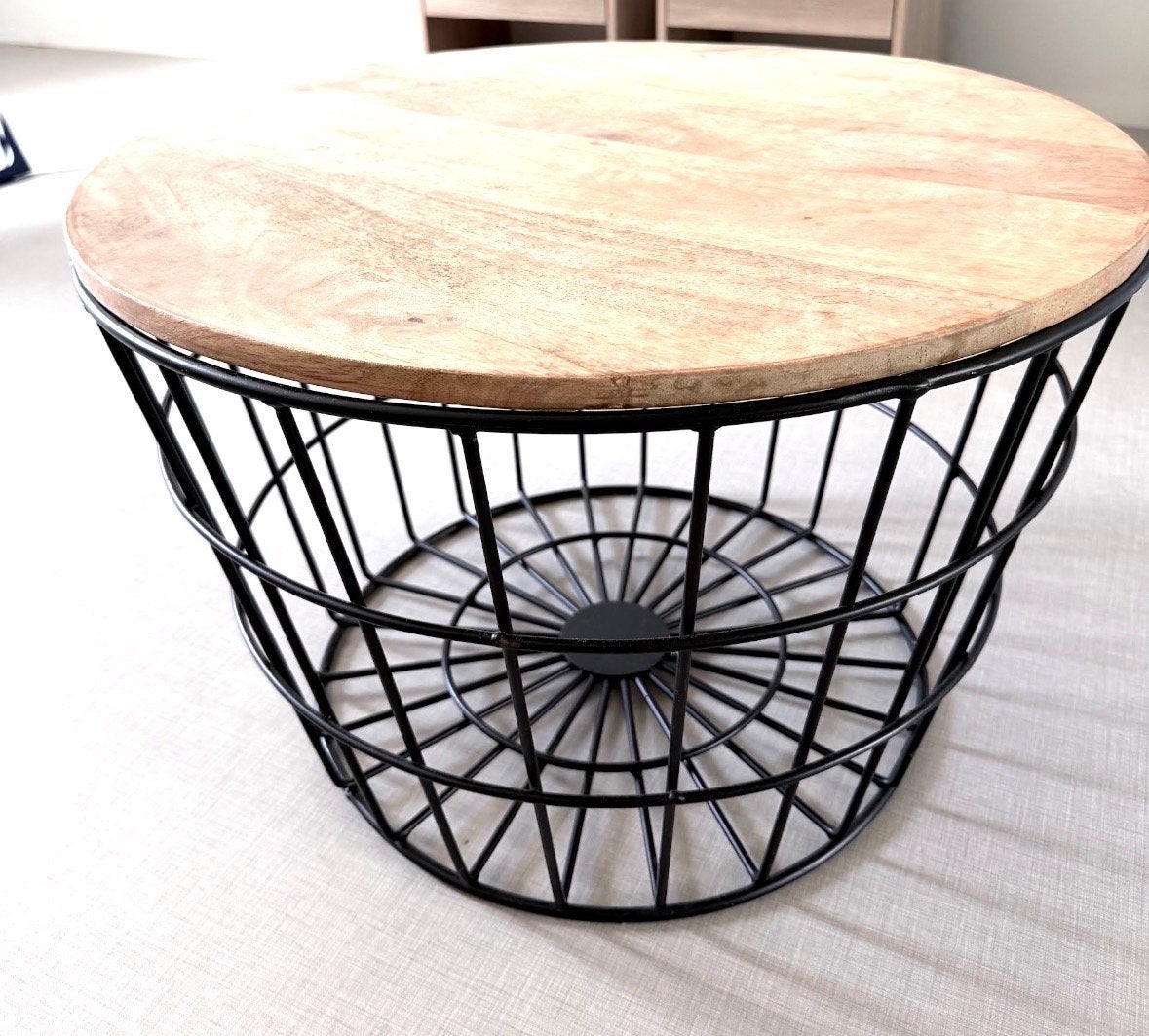 Salontafel massief mangohout met zwart metalen onderstel, Huis en Inrichting, Tafels | Salontafels, Ophalen, Minder dan 50 cm