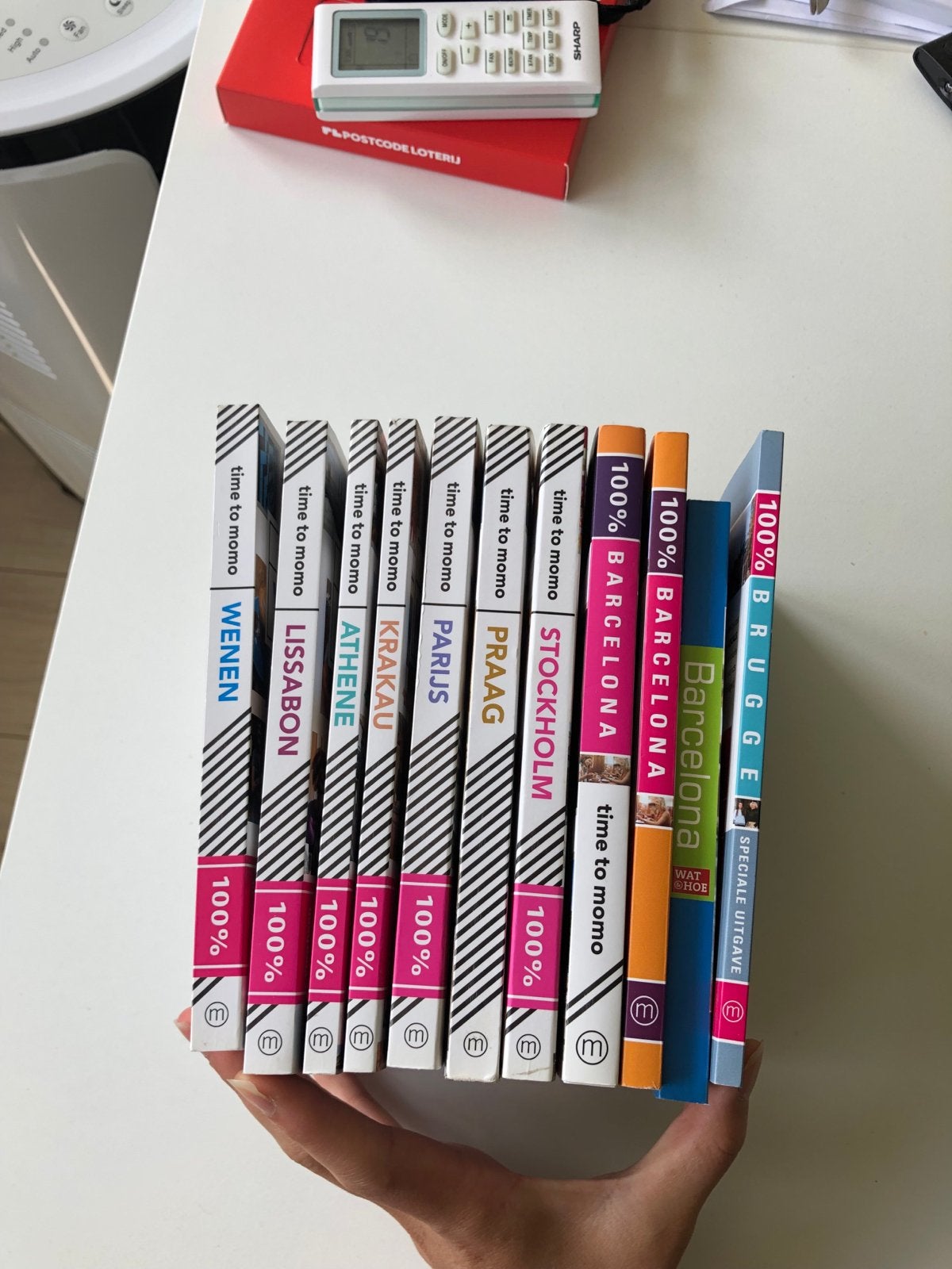 11 reisboeken: 8x Time to Momo, 3x andere reisgidsen, Boeken, Reisgidsen, Ophalen of Verzenden, Zo goed als nieuw, Reisgids of -boek