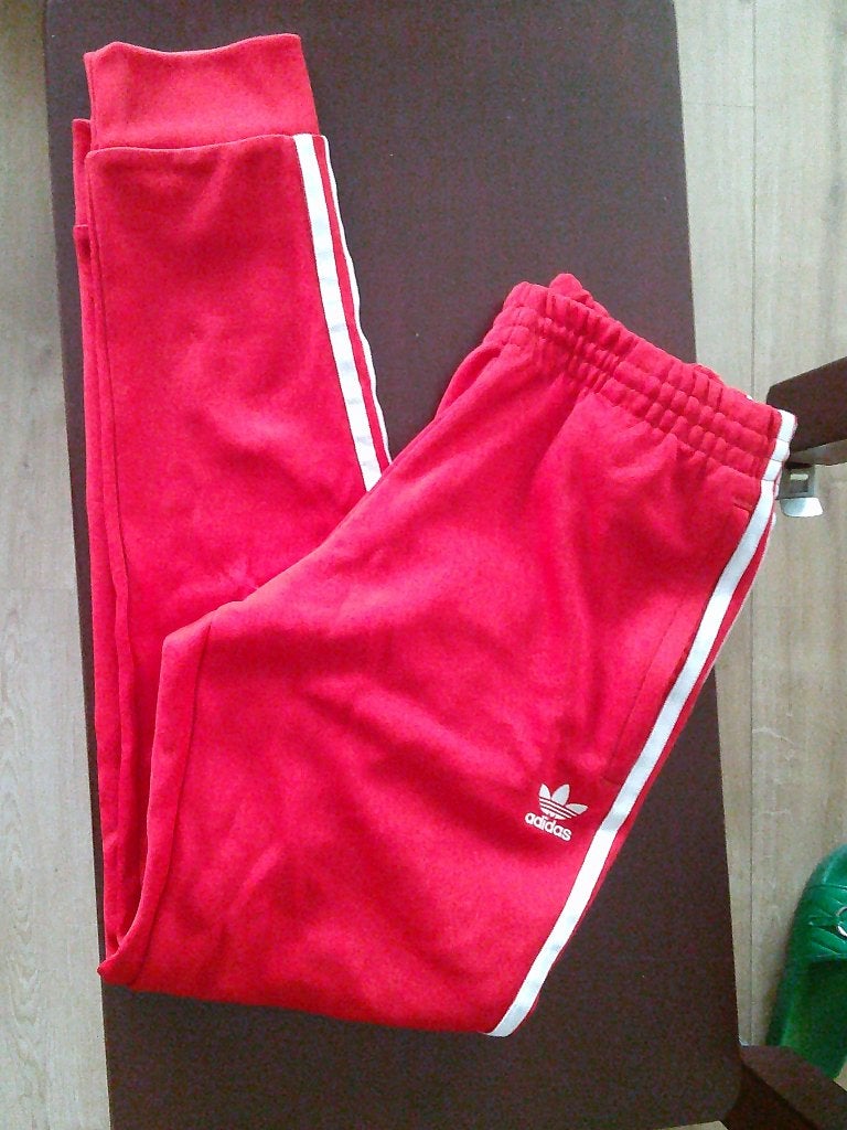 weg = weg ADIDAS rood sportbroek M -GRATIS zend, Kleding | Heren, Sportkleding, Gedragen, Verzenden, Maat 48/50 (M), Rood