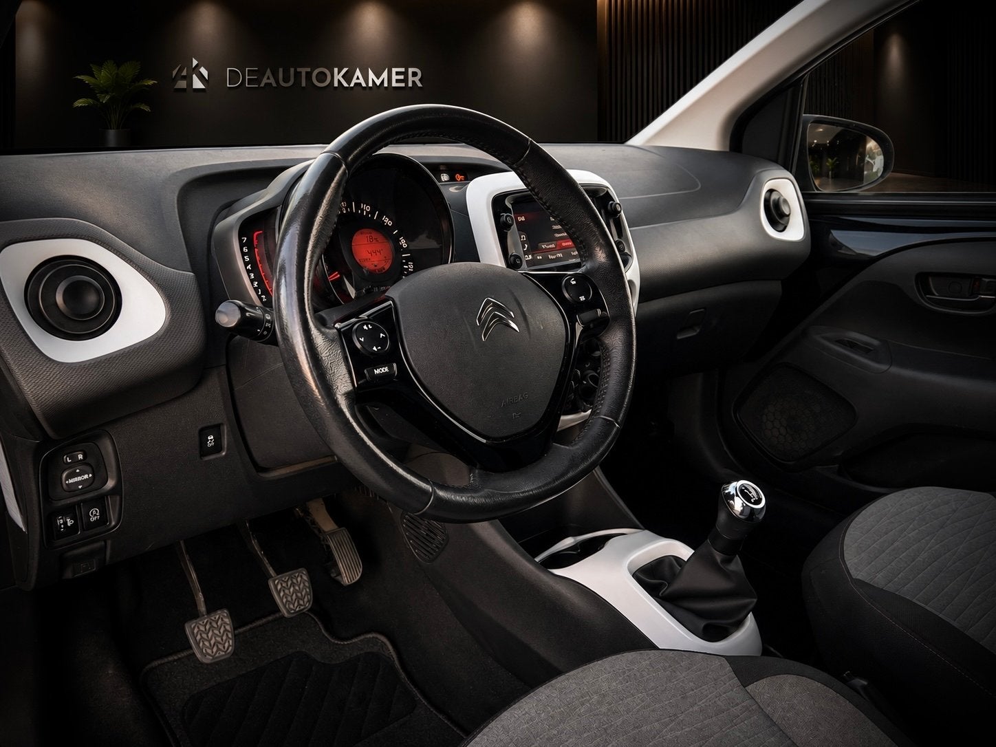 Citroën C1 VTI 72 Black & White | Camera | Carplay/Android, Auto's, Voorwielaandrijving, Start-stop-systeem, Stof, Euro 6