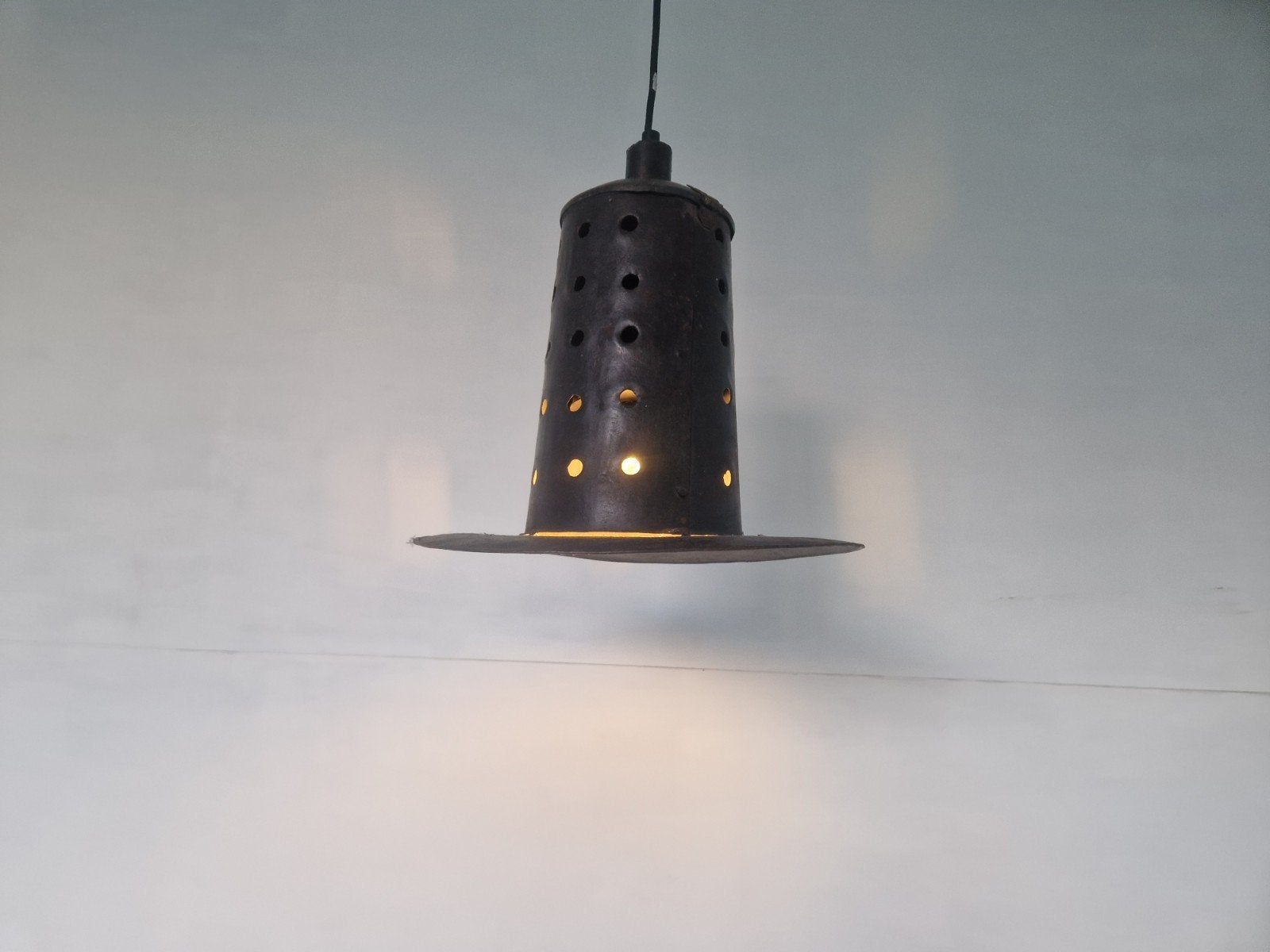 Vintage metalen brutalist hanglamp., Ophalen of Verzenden, Onbekend, Onbekend, Onbekend