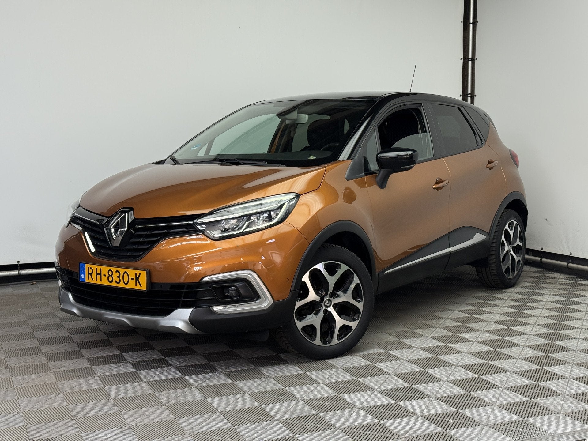 Renault Captur 0.9 TCe Intens R-Link Camera ECC NL Auto, Auto's, 898 cc, Stof, Gebruikt, Overige kleuren