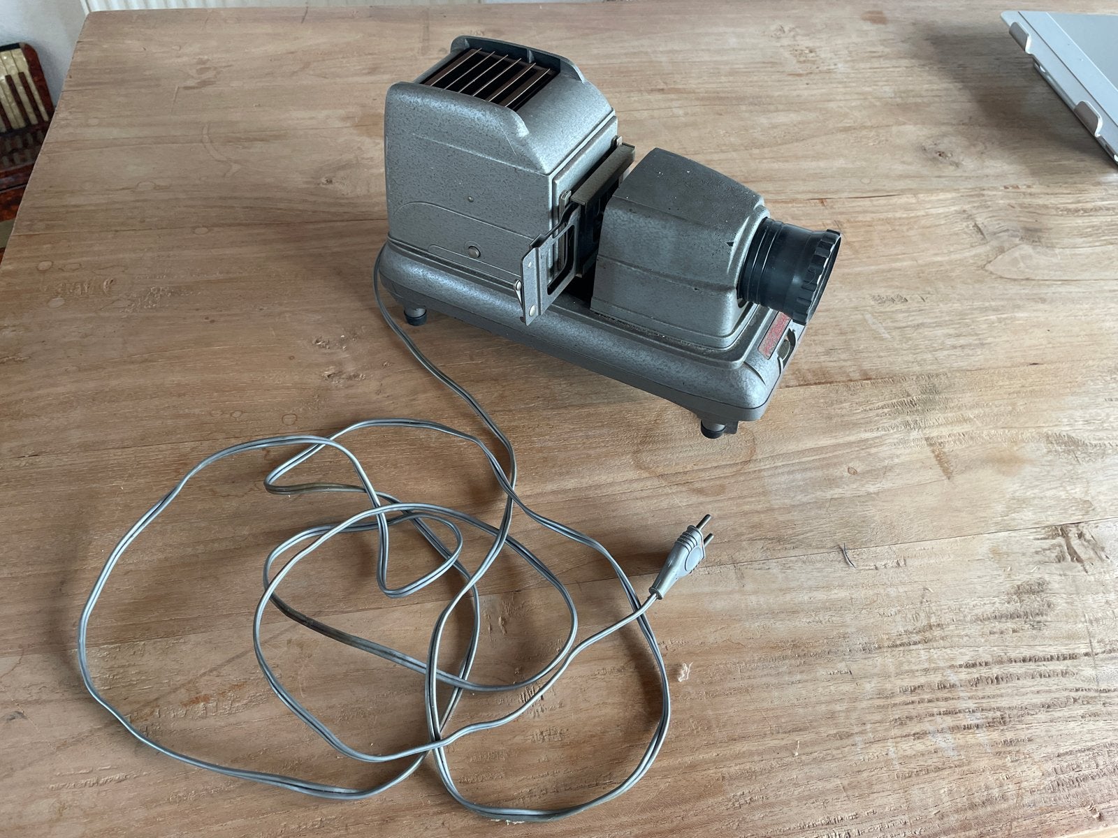 Vintage Diaprojector - Werkend en in goede staat, Audio, Tv en Foto, Diaprojectors, Ophalen, Gebruikt