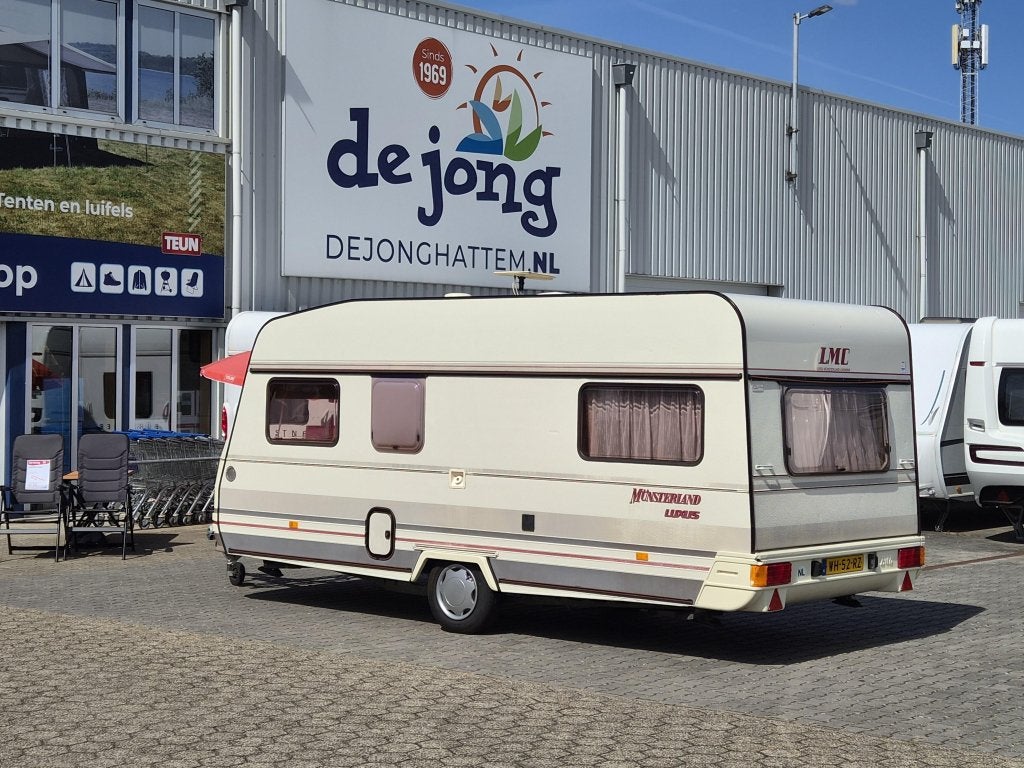 LMC Luxus 490 P Voortent - Klap bovenbed, Overige typen, Standaardzit, Bedrijf, 750 - 1000 kg