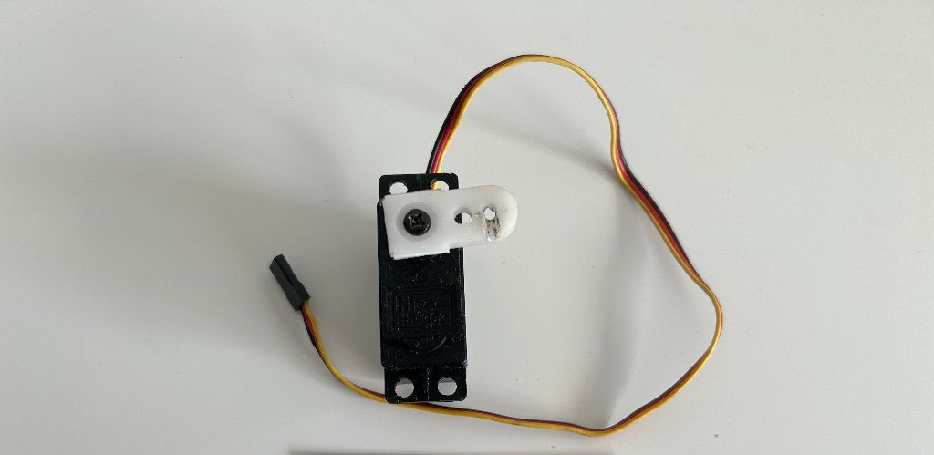 Hitec HS-303 servo 1/10 rc auto