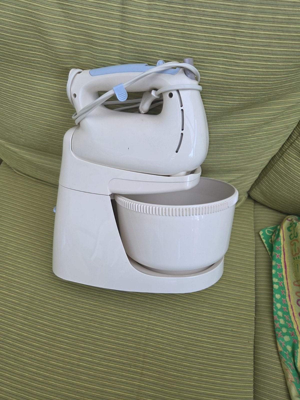 Handmixer met standaard en kom - Wit/Blauw, 1 tot 2 liter, Ophalen, Gebruikt, 3 snelheden of meer