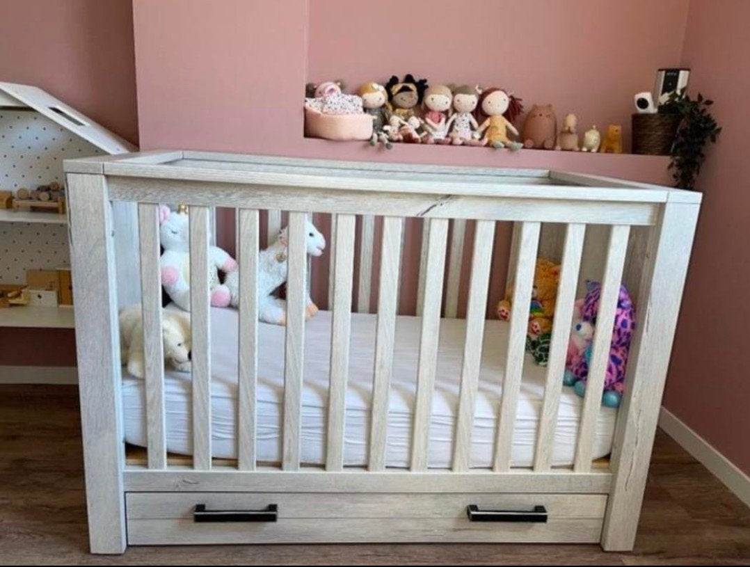 Complete kinderkamer: ledikant, commode en kledingkast, Ophalen