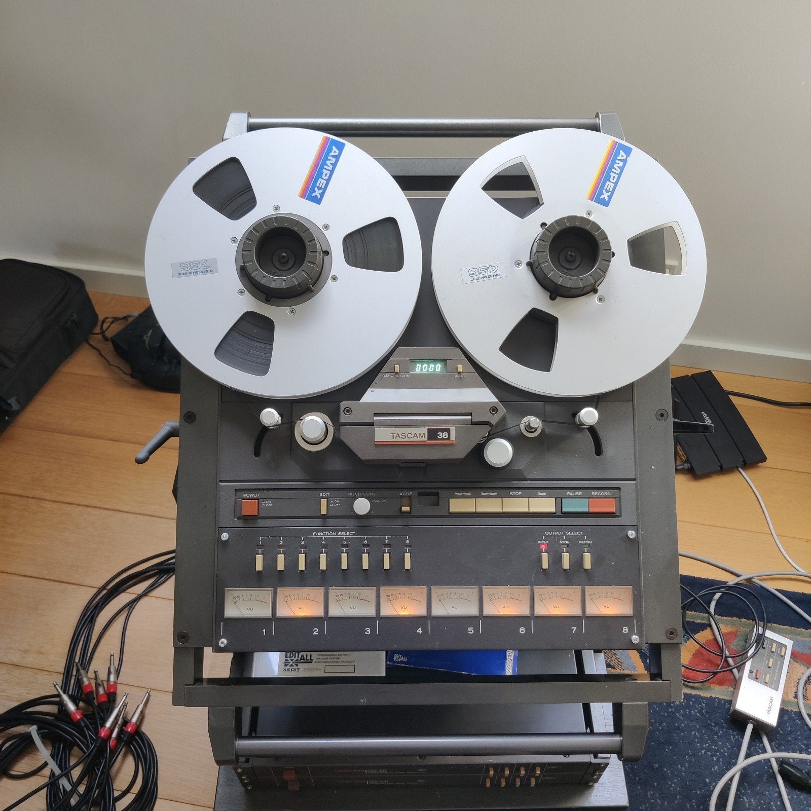Tascam 38 8 track met 2x Tascam DX-4D noise reductors, Ophalen, Bandrecorder, Met banden