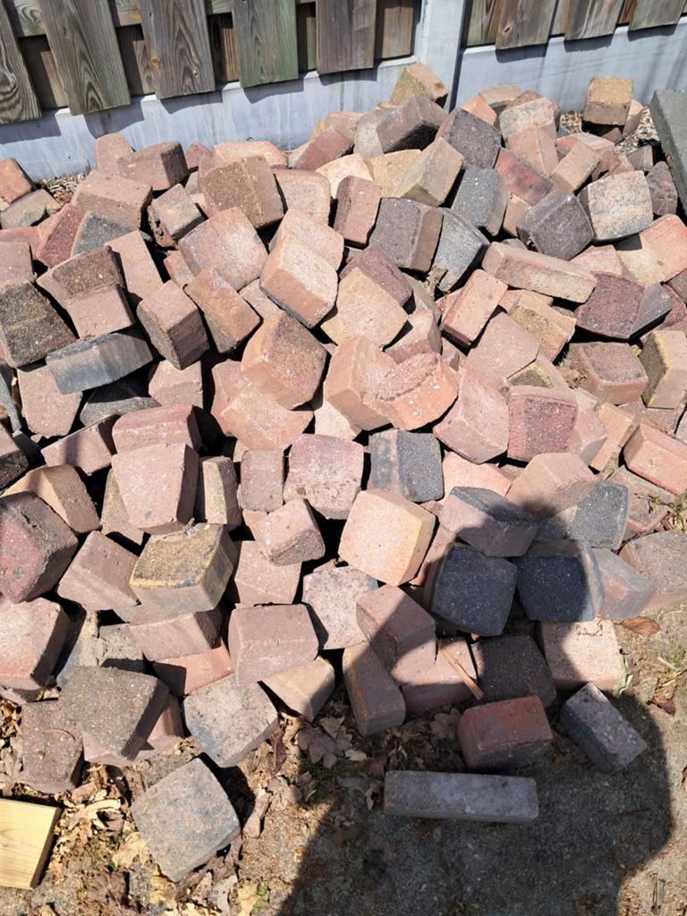 Gratis stenen cirkel., Ophalen, Gebruikt, Beton, Klinkers