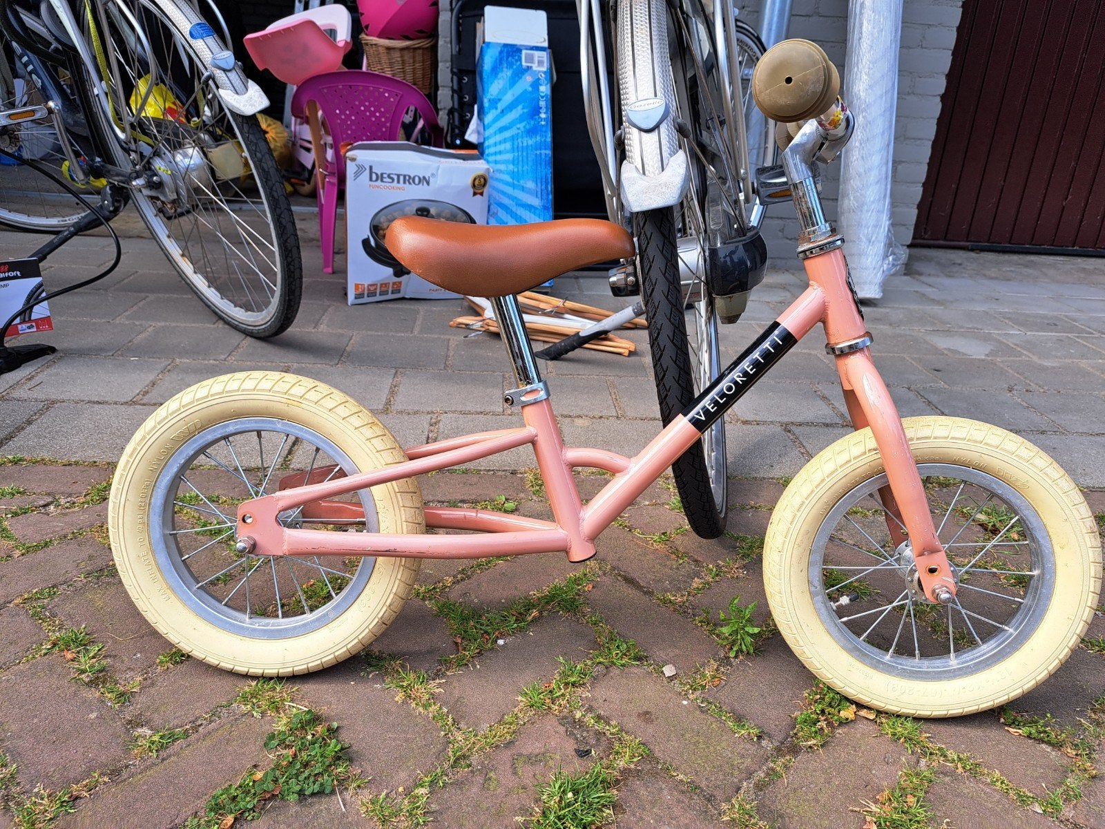 Kinder loopfiets van het merk Veloretti, Ophalen, Zo goed als nieuw, Loopfiets