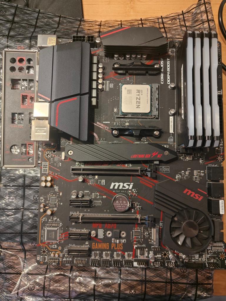 AM4 Upgrade Set | MSI X570 | Ryzen 7 5700X | 32GB RGB RAM, Computers en Software, Moederborden, Ophalen, DDR4, Zo goed als nieuw