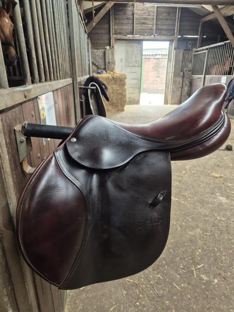 CWD springzadel,  17,5 inch, m/w boom, Dieren en Toebehoren, Paarden en Pony's | Zadels, Ophalen, Zo goed als nieuw, Dressuur
