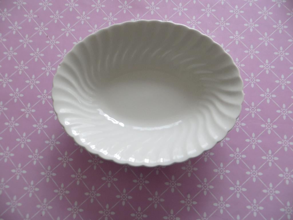 johnson brothers/wit regency/schaal/servies/diner, Ophalen of Verzenden, Overige stijlen, Aardewerk, Schaal of Schalen