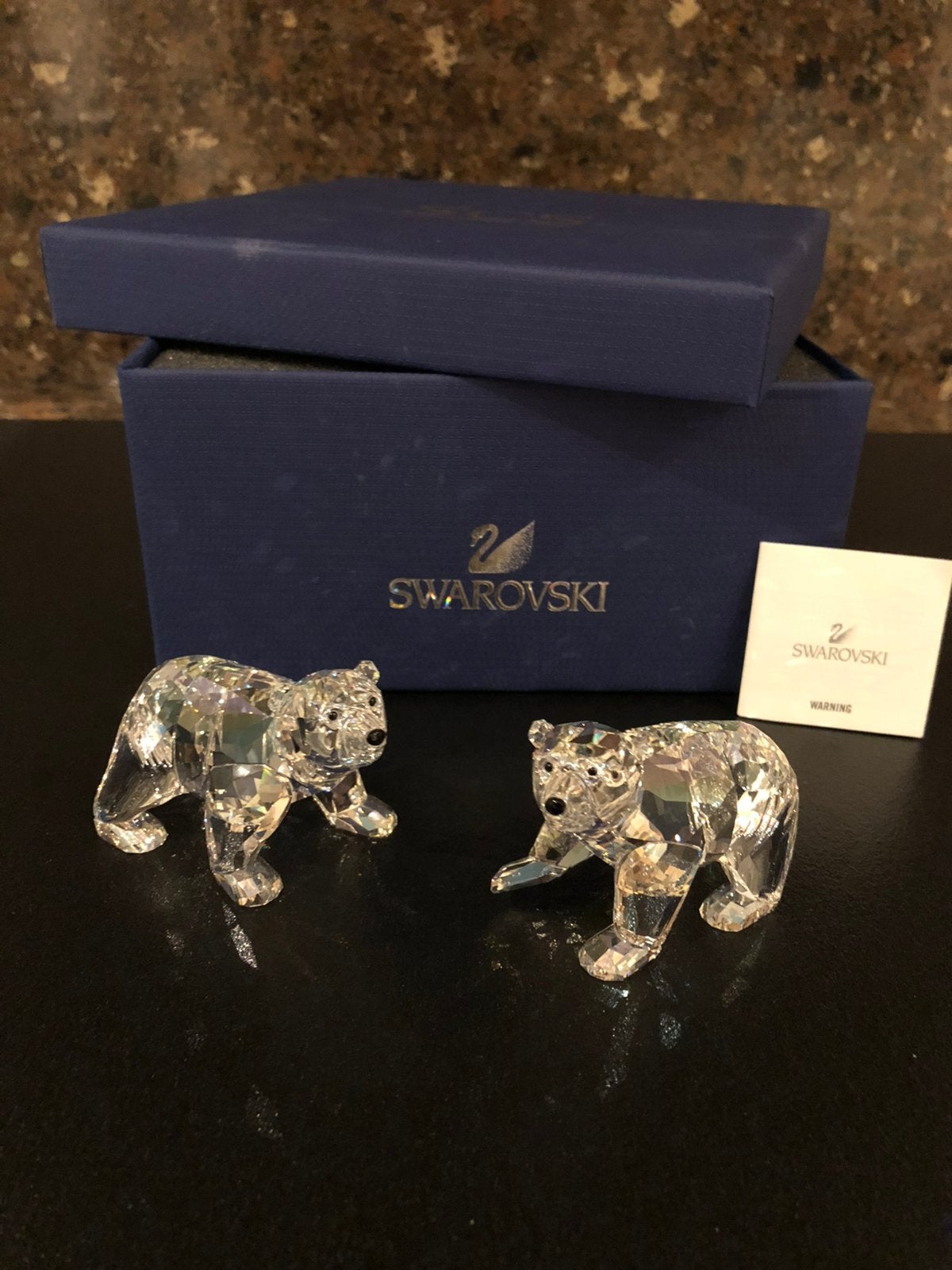 NIEUWSTAAT SWAROVSKI JONGE POOLBEREN POOL BEERTJES BEELDJE, Ophalen of Verzenden, Zo goed als nieuw, Figuurtje