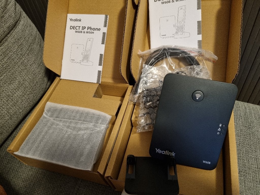 2 Nieuwe DECT IP Base Stations – W60B, Ophalen of Verzenden, Nieuw, 1 handset