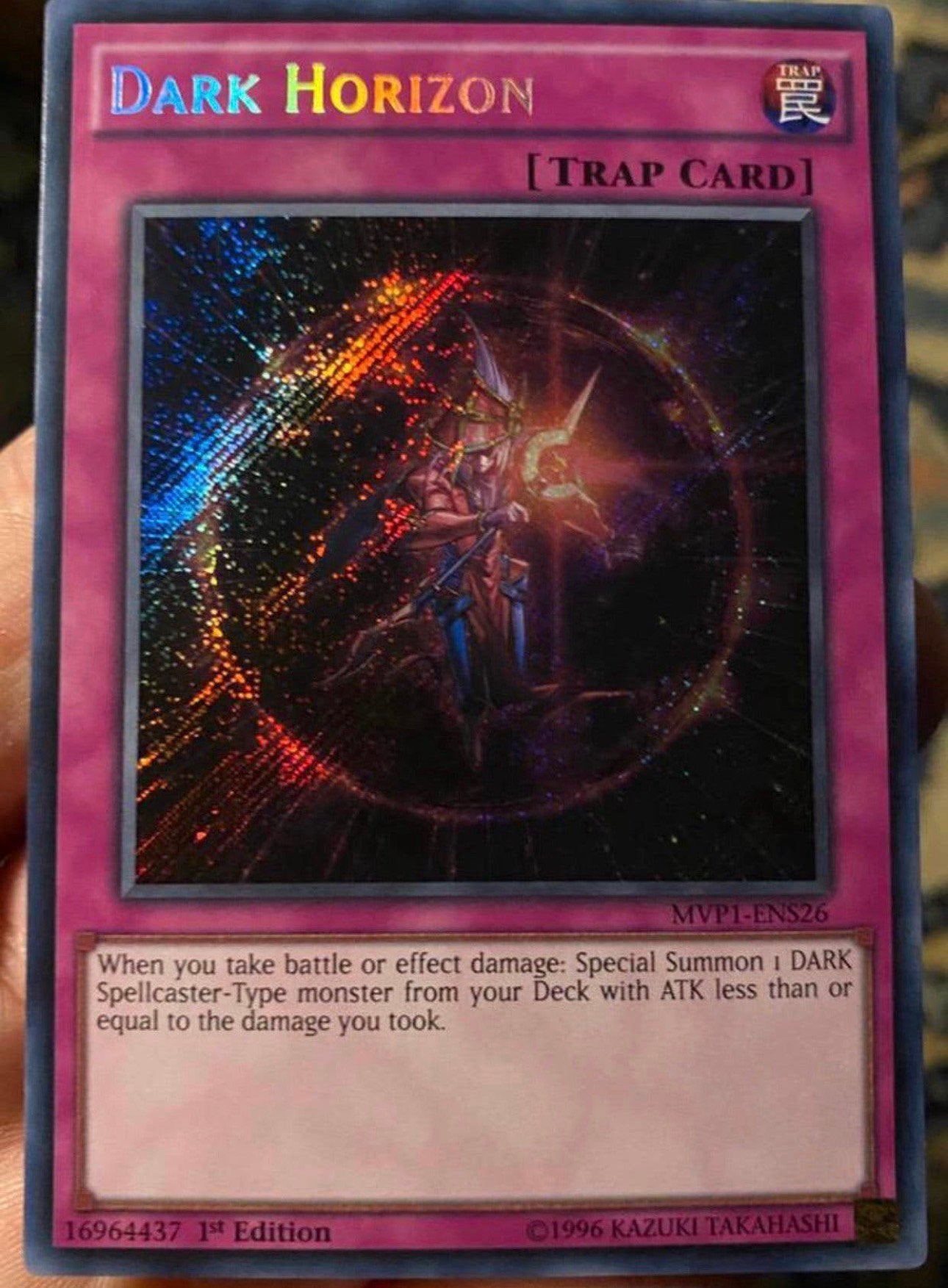 Yu-Gi-Oh! Dark Horizon MVP1 1st Edition !, Ophalen of Verzenden, Zo goed als nieuw, Losse kaart, Foil