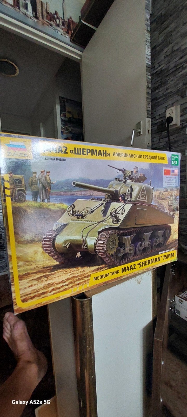 Zvezda M4A2 Sherman 75mm Tank Modelbouwkit 1:35, Overige merken, Tank, 1:32 tot 1:50, Nieuw