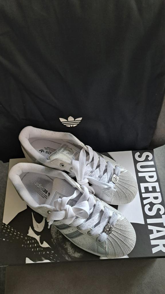 Adidas Superstar sneakers wit/zilver, maat 41 1/3, Kleding | Dames, Schoenen, Adidas, Wit, Nieuw, Ophalen of Verzenden