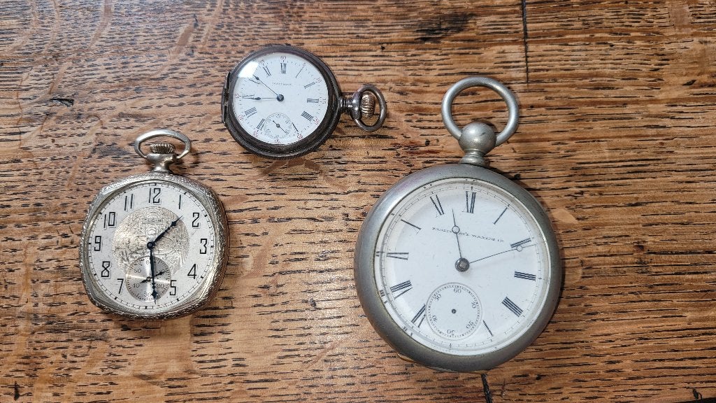 Lot of three pocketwatches, Elgin, Waltham, for parts/repair, Overige merken, Zakhorloge, 1900 tot 1930, Ophalen of Verzenden