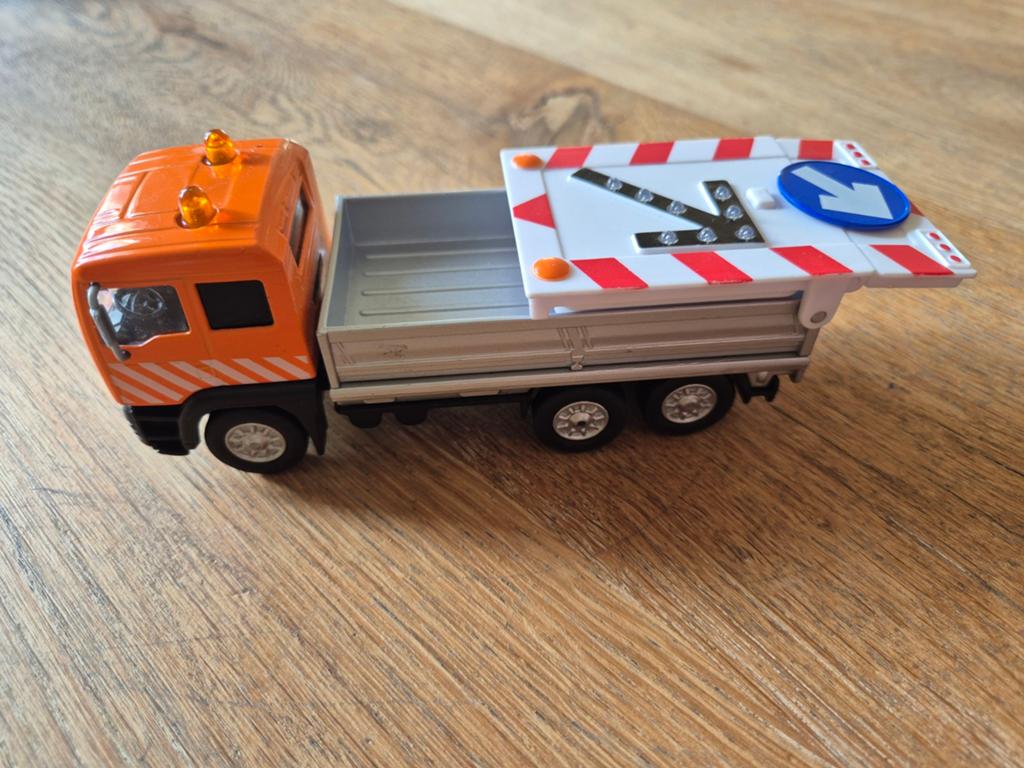 Siku vrachtwagen met pijlwagen - Nieuwe batterij nodig, Ophalen of Verzenden, Gebruikt
