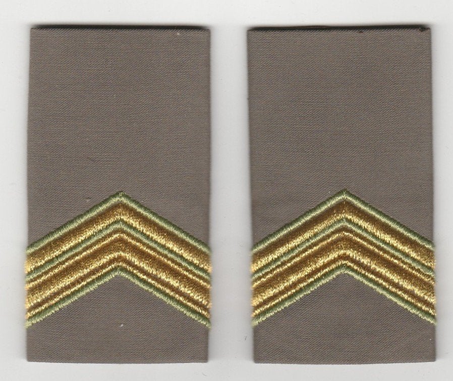 set rangen epauletten Sergeant 1e kl (A13), Verzenden, Landmacht, Nederland, Embleem of Badge