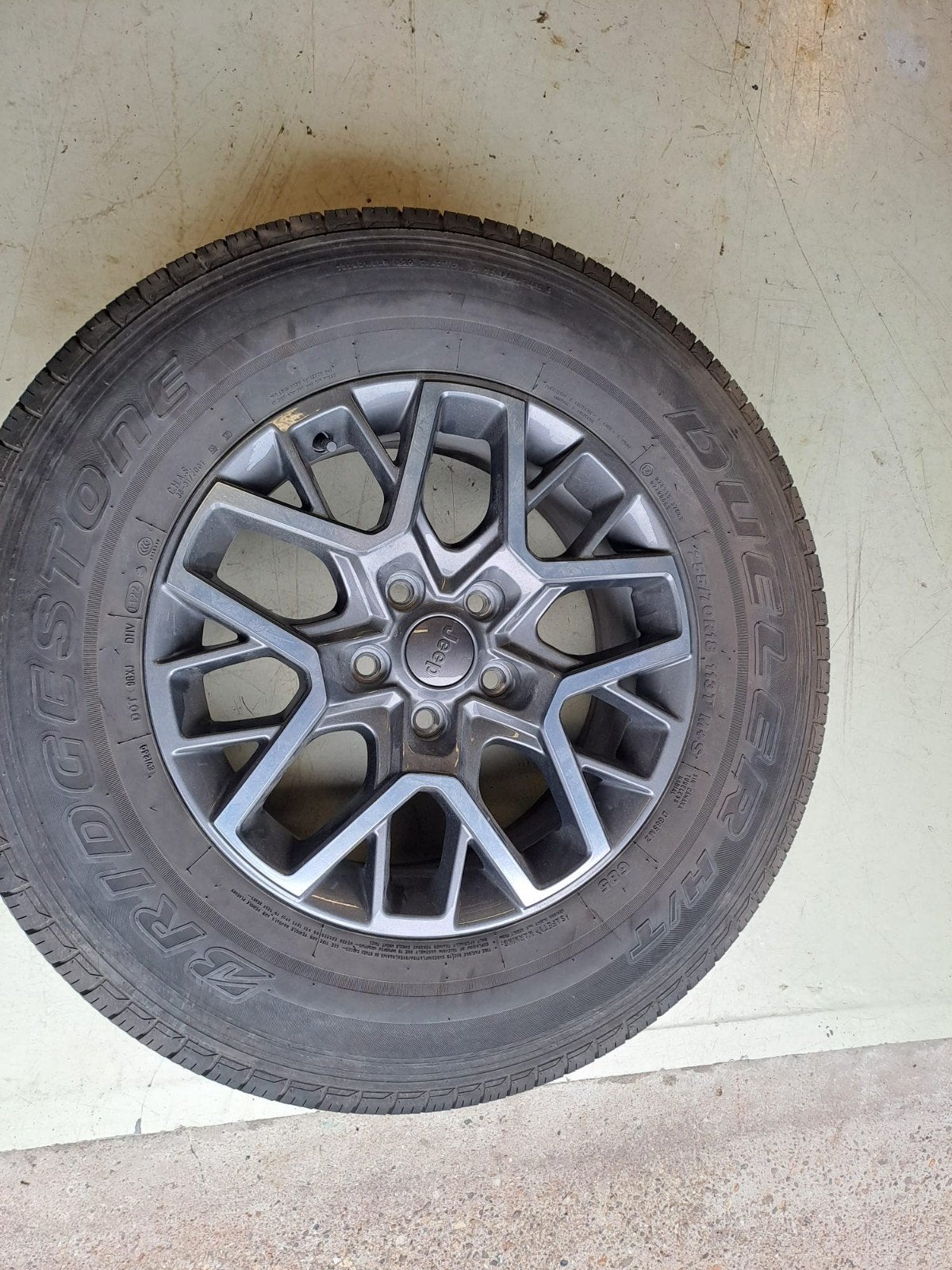 Set van 5 Jeep velgen met Bridgestone Dueler H/T banden, Auto-onderdelen, Ophalen, 18 inch, Gebruikt, 255 mm