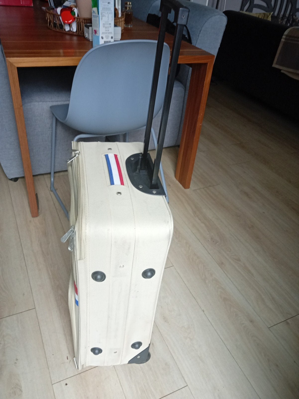 Vintage reiskoffer 65x30x20 cm met wieltjes, uitschuifbaar, 60 tot 70 cm, Gebruikt, Ophalen of Verzenden, Minder dan 35 cm