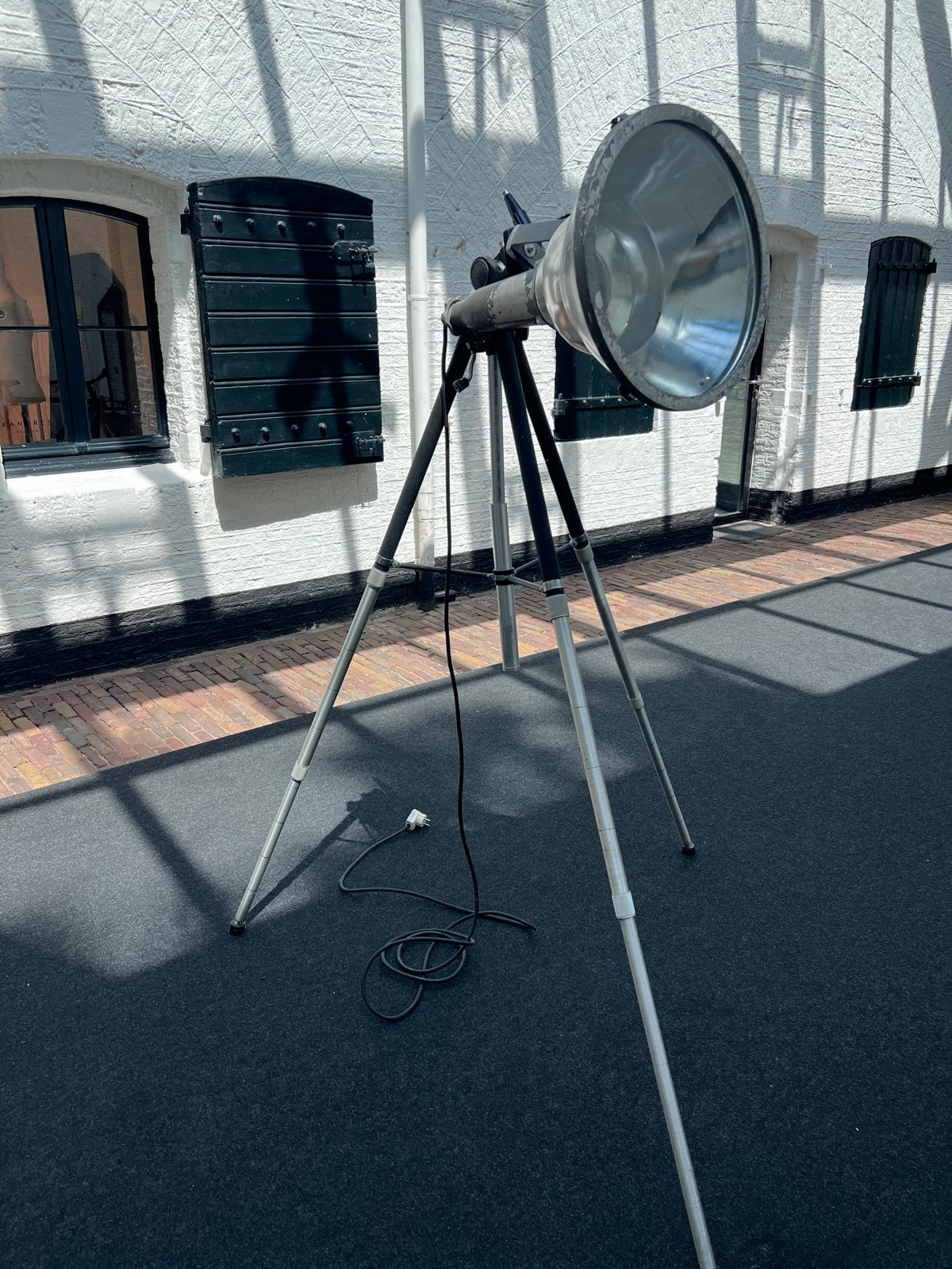 Vintage Studiolamp / Zoeklicht op Statief - Beschadigd, Ophalen