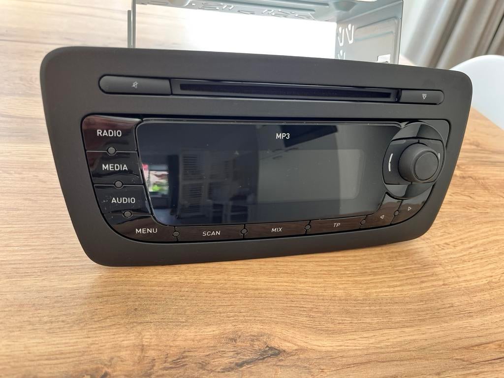 Auto radio/mp3/cd uit Seat Ibiza St Fr, Auto diversen, Ophalen, Gebruikt