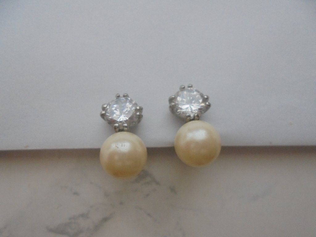 Vintage oorbellen parel clips, Ophalen of Verzenden, Zo goed als nieuw, Wit, Overige materialen