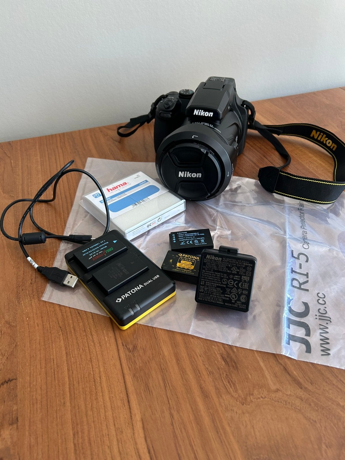 Nikon Coolpix P1000 – Compleet met 4 accu's en regenhoes, Ophalen of Verzenden, Zo goed als nieuw, Nikon, 8 keer of meer