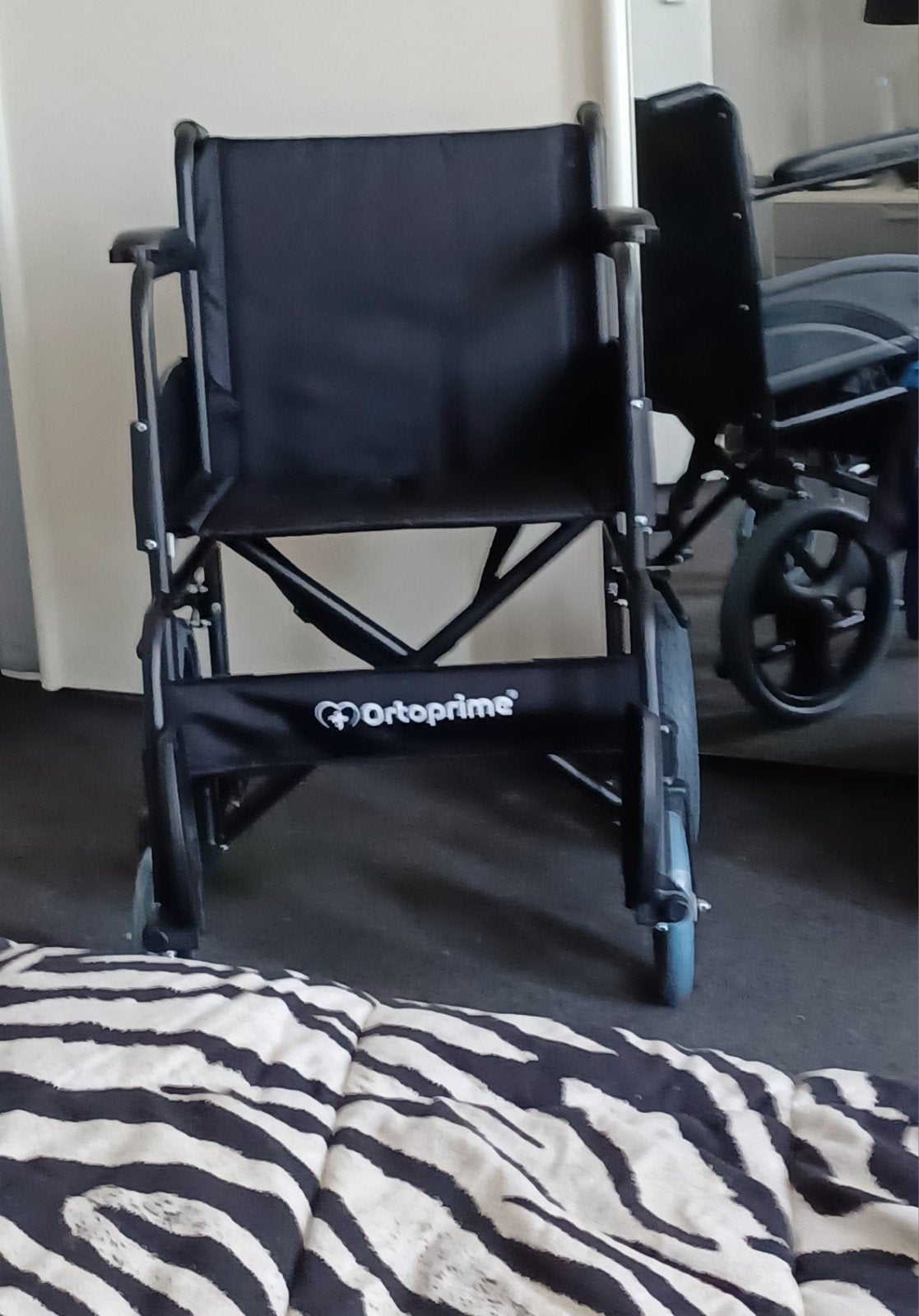Invalide stoel . Zwart nieuw. !, Ophalen, Inklapbaar, Nieuw, Duwrolstoel
