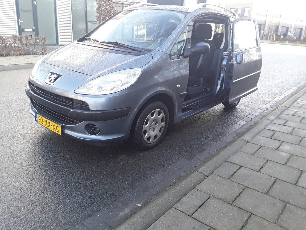 Peugeot 1007 1.4 SESAM URBAN, Auto's, Peugeot, Voorwielaandrijving, 15 km/l, 4 cilinders, 4 stoelen