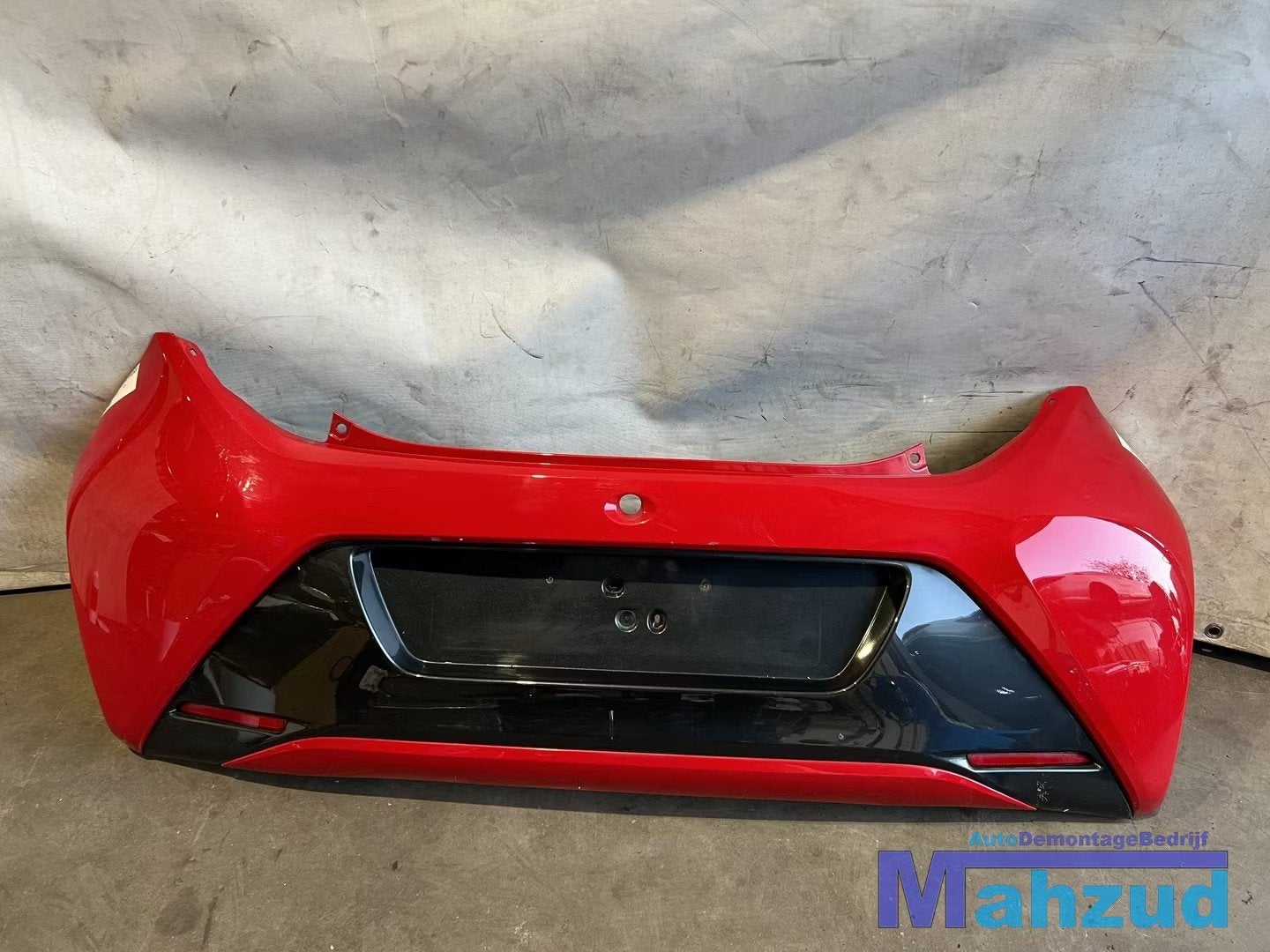 TOYOTA AYGO B40 Rood 3P0 achterbumper bumper achter 2014+, Auto-onderdelen, Carrosserie en Plaatwerk, Info@toyota.co.jp, Gebruikt