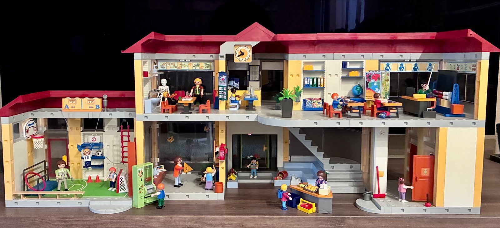 Playmobil school met schoolbus en veel extra’s!, Gebouw, Complete set, Ophalen of Verzenden, Zo goed als nieuw