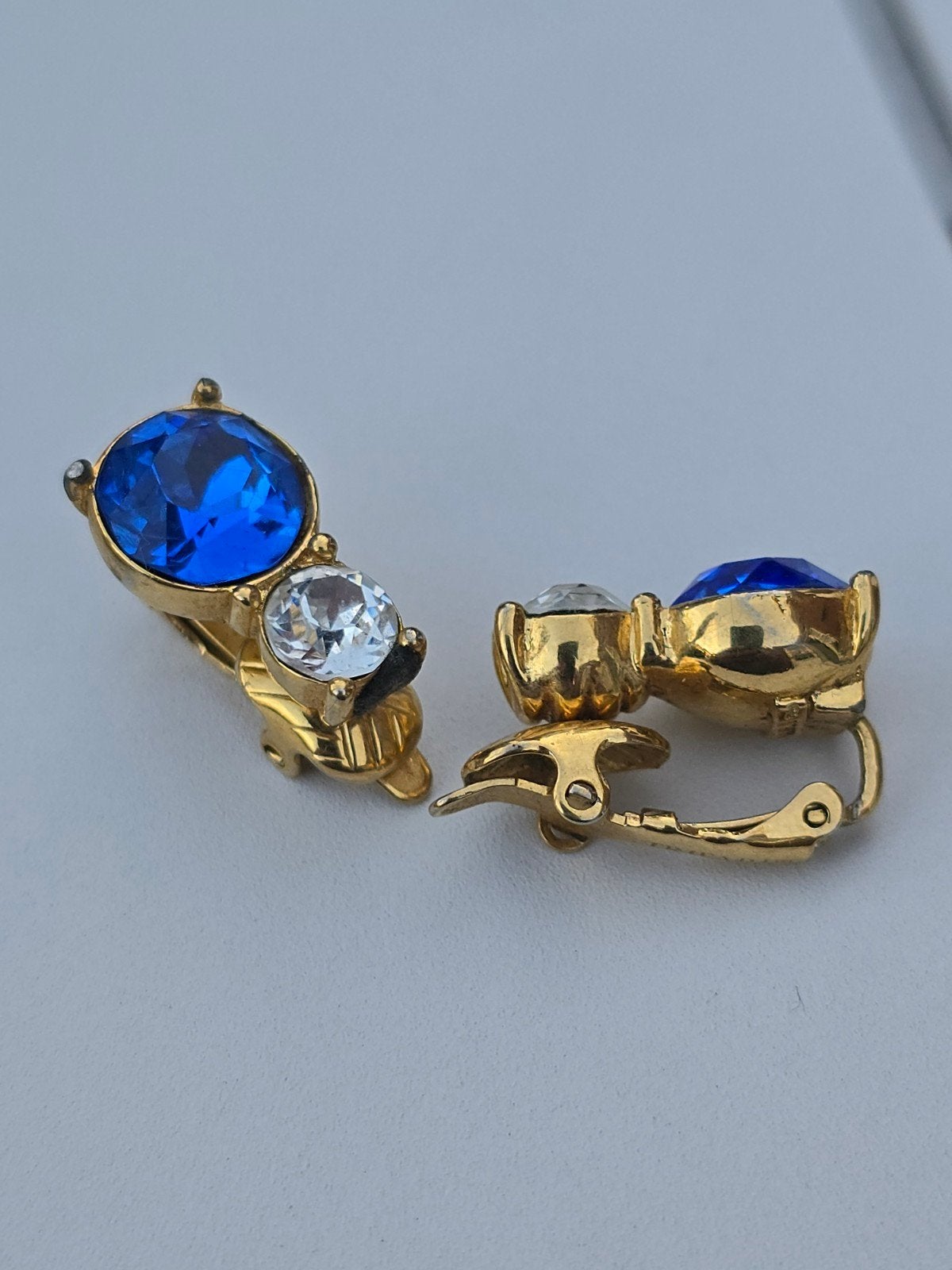 Prachtige set vintage antieke clipoorbellen van Trifari €39, Sieraden, Tassen en Uiterlijk, Antieke sieraden, Ophalen of Verzenden