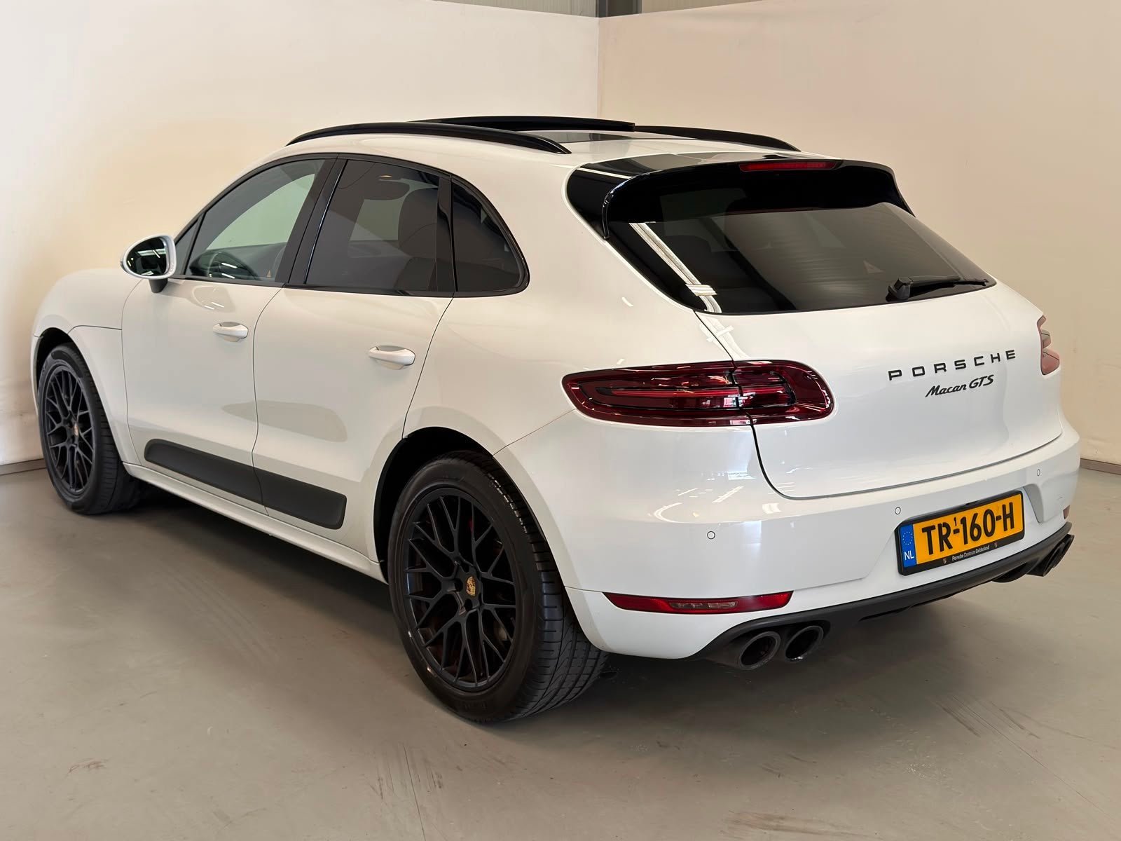 Foto 4 van Porsche Macan 3.0 GTS / Pano / Luchtvering / Trekhaak