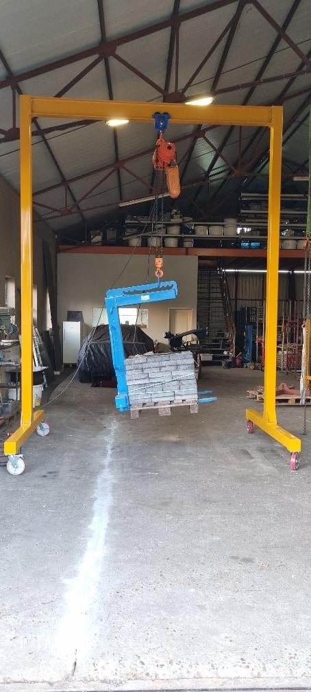 portaalkraan 1Ton, Ophalen, Zo goed als nieuw, Handmatig