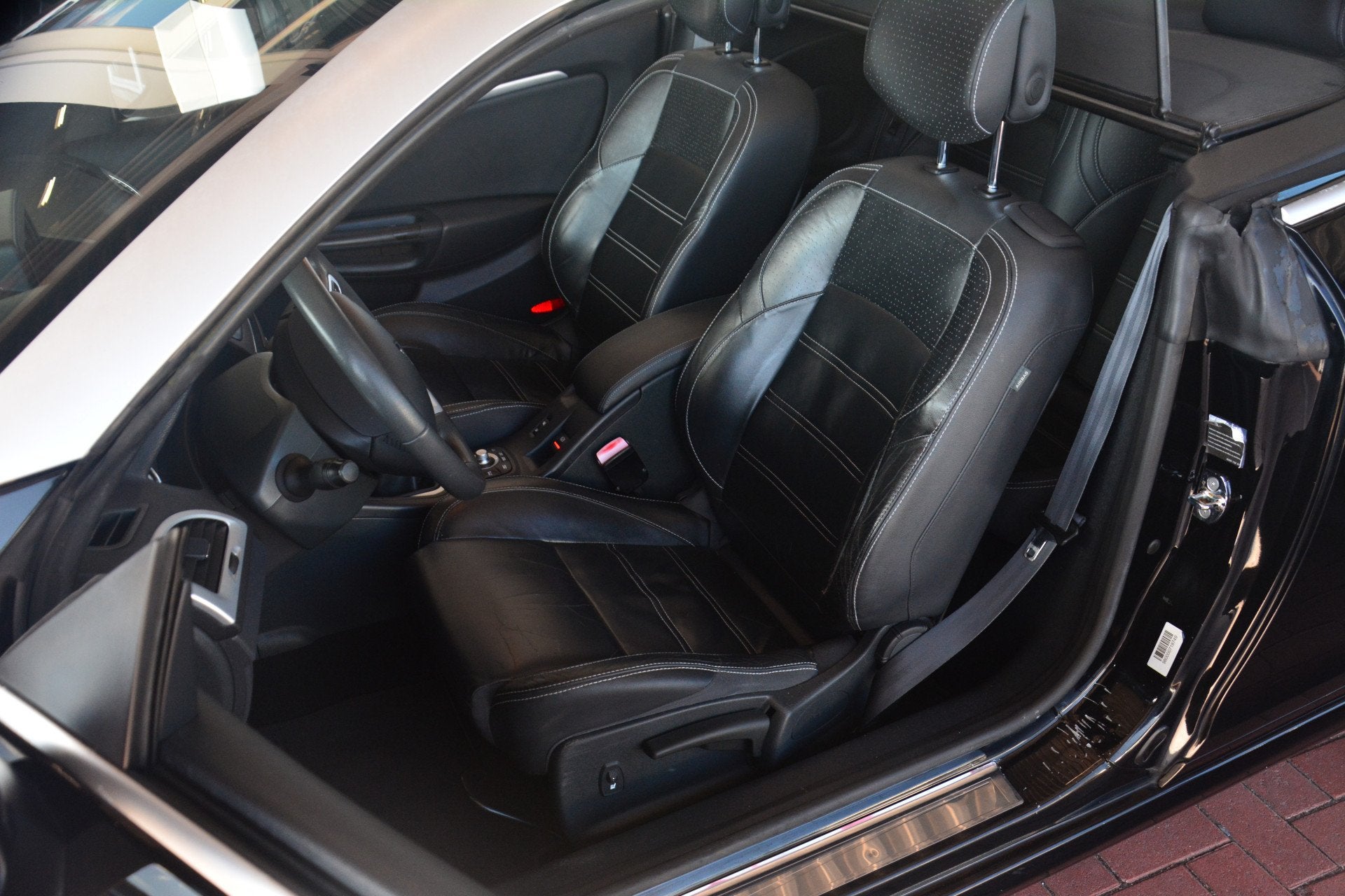 Renault Mégane megane cabrio Nette Megane cabrio zeer goed, Auto's, Renault, Euro 5, Gebruikt, 750 kg, 4 stoelen