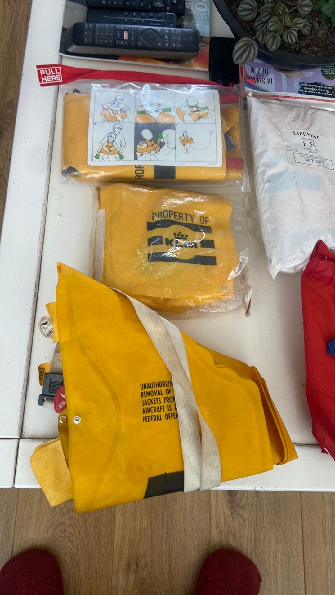 Reddingsvesten lifevest vliegtuig, Watersport en Boten, Watersportkleding, Ophalen of Verzenden, Zo goed als nieuw, Kind, Reddingsvest of Zwemvest