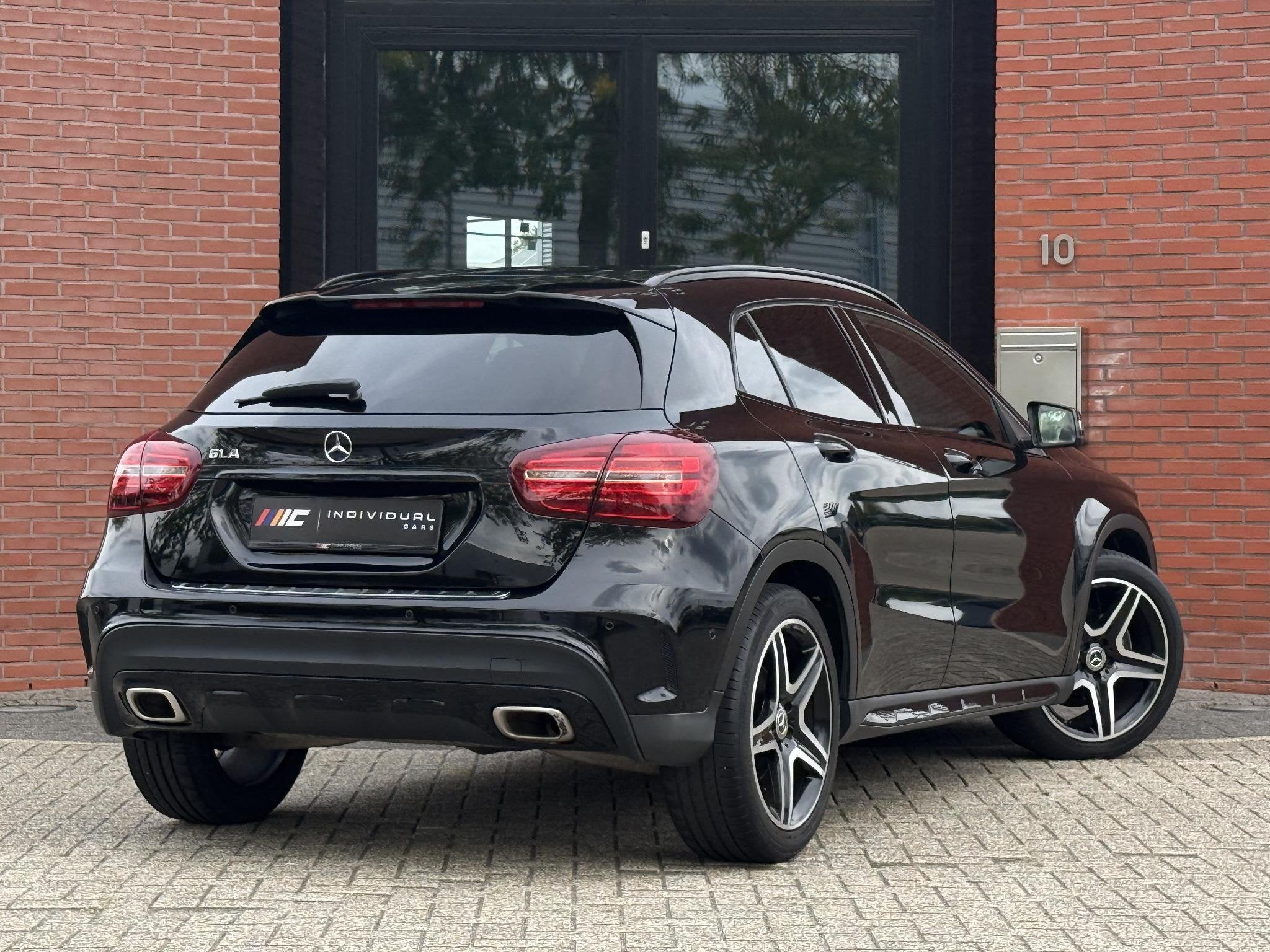 Mercedes-Benz GLA-klasse 180 AMG Limited Orig NL Auto NAP, Auto's, 4 cilinders, 715 kg, Leder en Stof, 1335 kg
